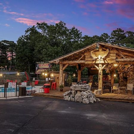 Stonegate Lodge 2 Queen Beds Fast Wifi 50" Tv Salt Water Pool Room #207 Eureka Springs Exterior foto