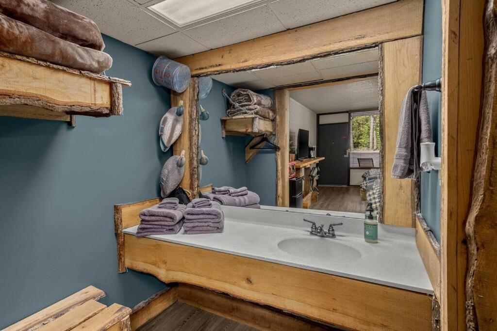 Stonegate Lodge 2 Queen Beds Fast Wifi 50" Tv Salt Water Pool Room #207 Eureka Springs Exterior foto