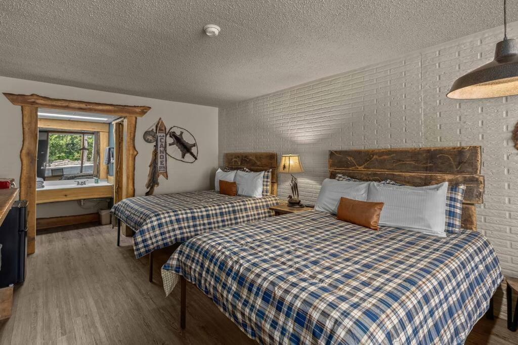 Stonegate Lodge 2 Queen Beds Fast Wifi 50" Tv Salt Water Pool Room #207 Eureka Springs Exterior foto